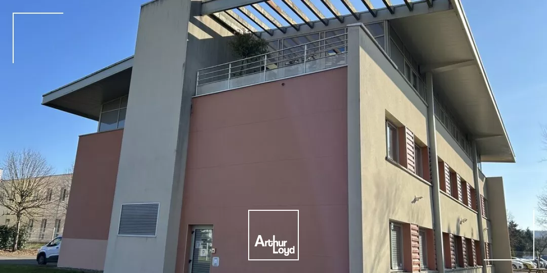 BUREAUX à LOUER de 879 m²