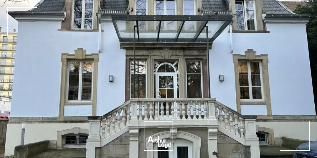 BUREAUX à VENDRE de 260 m²