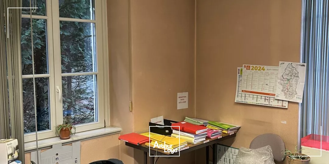 BUREAUX à VENDRE de 260 m²