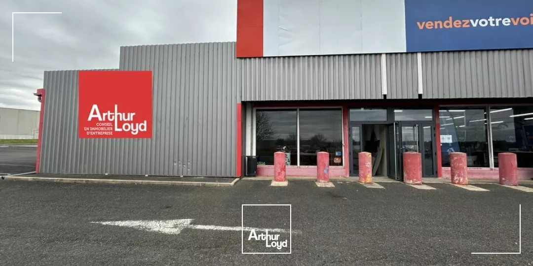 À LOUER  LOCAL COMMERCIAL À FORTE VISIBILITÉ  POITIERS SUD