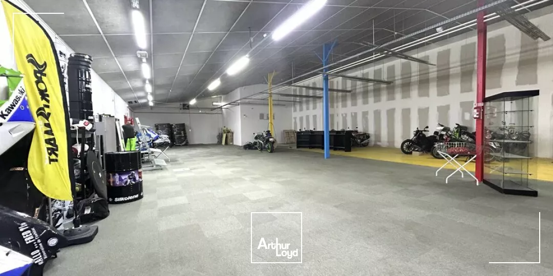 À LOUER  LOCAL COMMERCIAL À FORTE VISIBILITÉ  POITIERS SUD