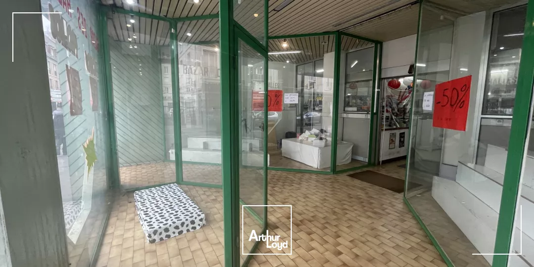 290 m2 de local commercial proche extra centre de Beauvais