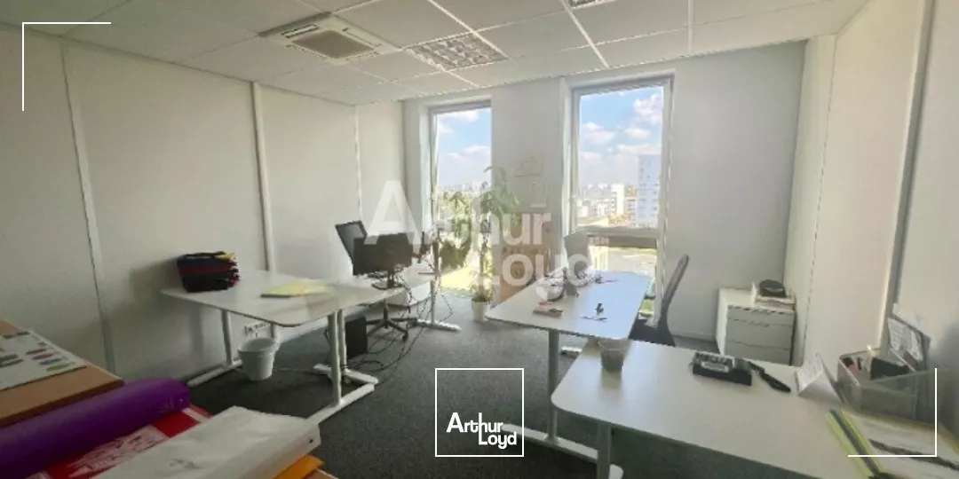 RENNES - PLATEAU DE BUREAUX A LOUER - 186 M²