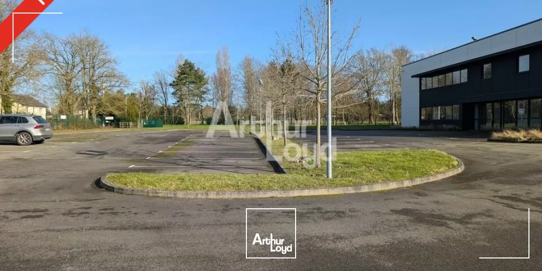 BRUZ - LOCAL D'ACTIVITE INDEPENDANT A LOUER - 1 750 M²