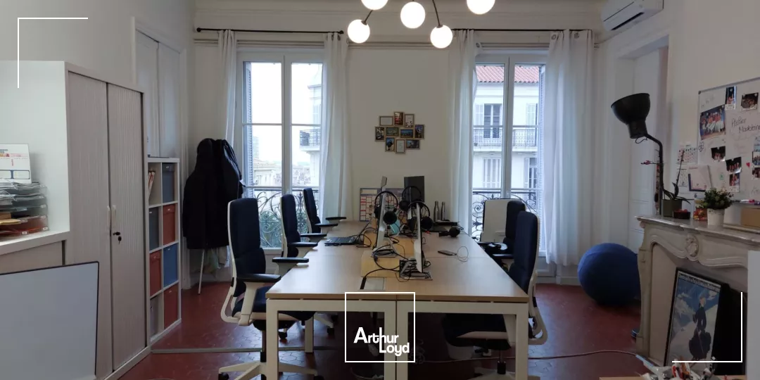 Bureaux rénovés à louer dans immeuble haussmannien - Centre-ville - Toulon