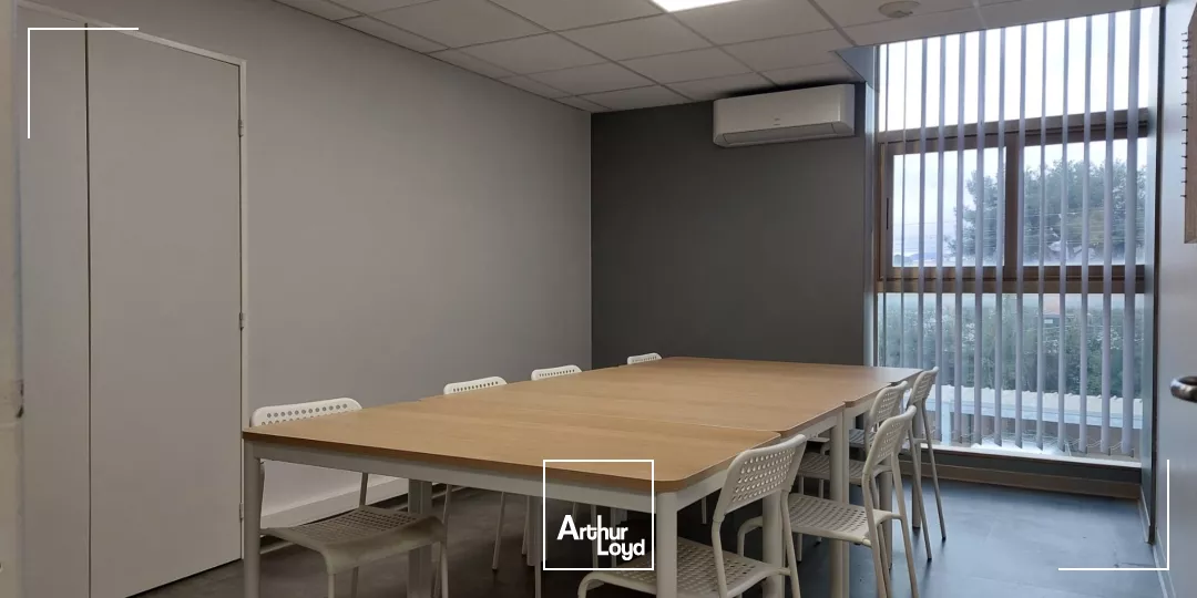 Bureaux rénovés meublés à louer - Les Playes - Six-Fours