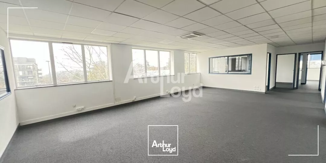 CESSON SEVIGNE - BUREAUX A LOUER - 177 M²