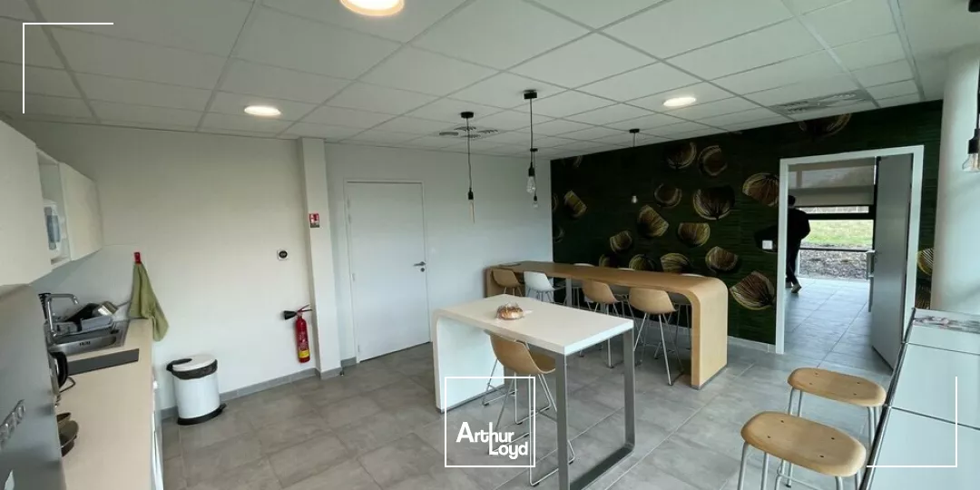 A LOUER - LOCAL D'ACTIVITE DE 206M² - LANDERONDE