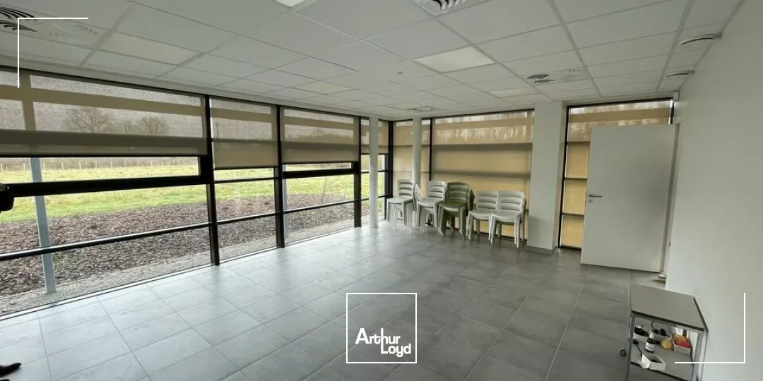 A LOUER - LOCAL D'ACTIVITE DE 206M² - LANDERONDE