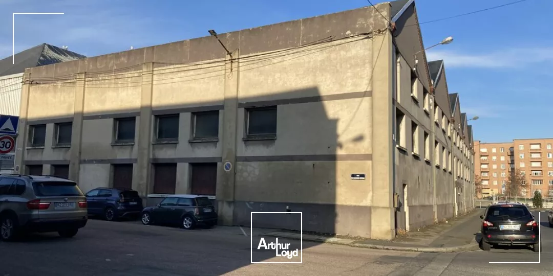 À VENDRE - EXCLUSIVITÉ - 1 300 m2 - BUREAUX - À RÉNOVER