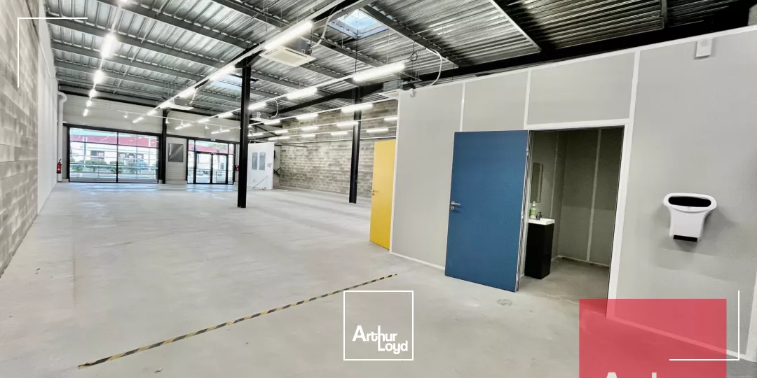 Local commercial 310 m² à louer - Excellente visibilité - Zone commerciale Lunel