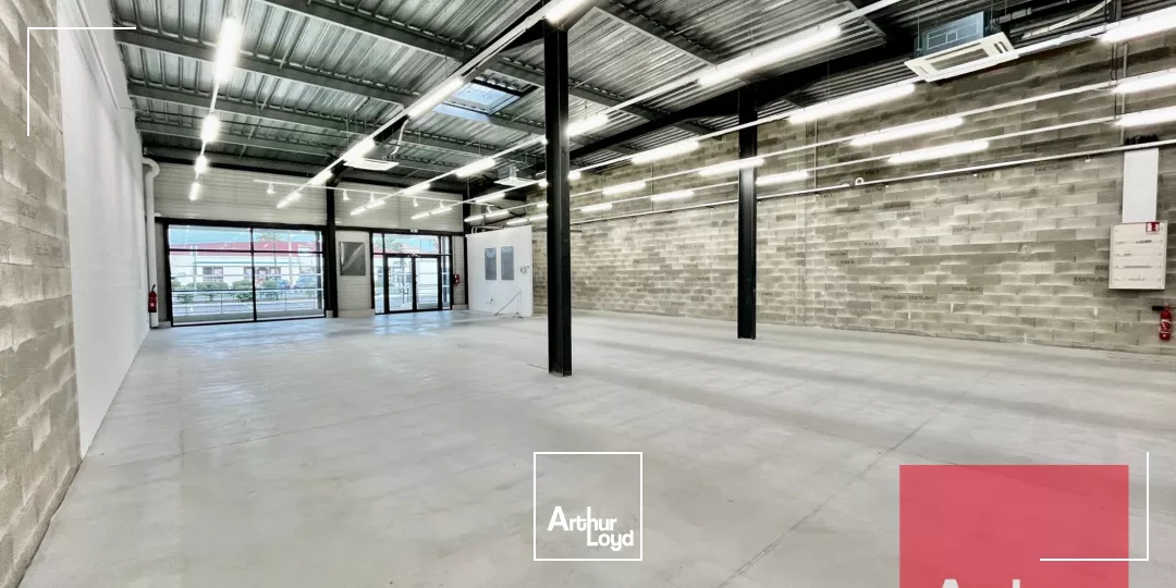 Local commercial 310 m² à louer - Excellente visibilité - Zone commerciale Lunel