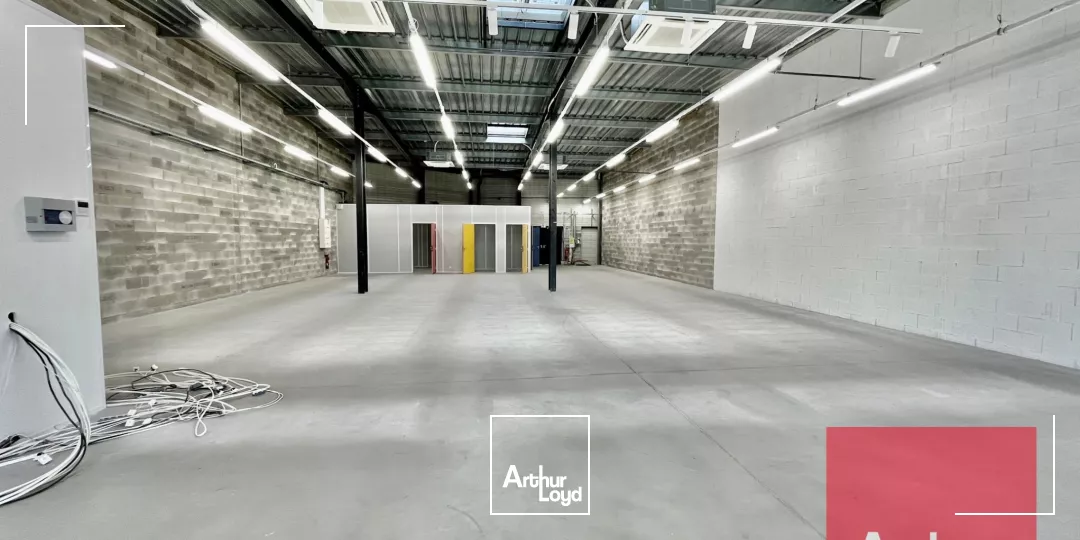 Local commercial 310 m² à louer - Excellente visibilité - Zone commerciale Lunel