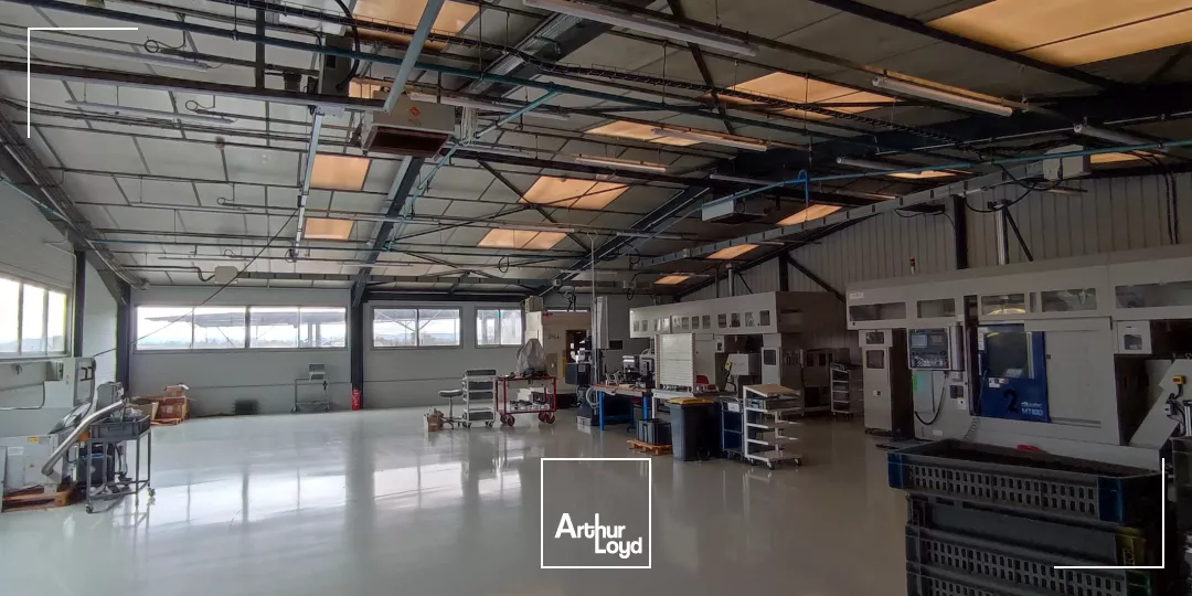 Achetez votre local d'activité de 6000 m2 proche BELLEVILLE-EN-BEAUJOLAIS