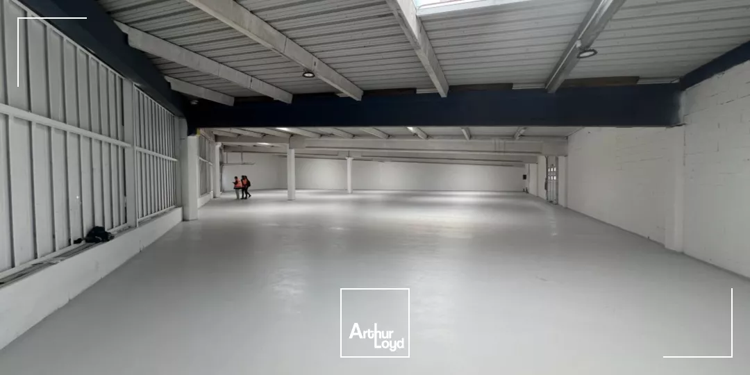 Locaux d'activité à vendre à MAUREPAS 78310