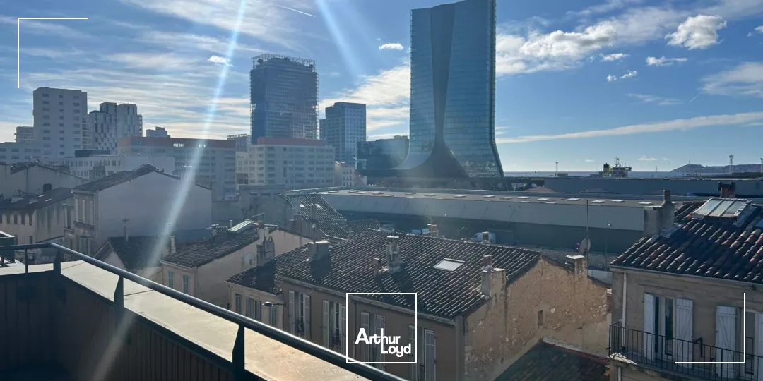 Bureaux à louer - proximité immédiate Euromediterranée et autoroutes - 13015 Marseille