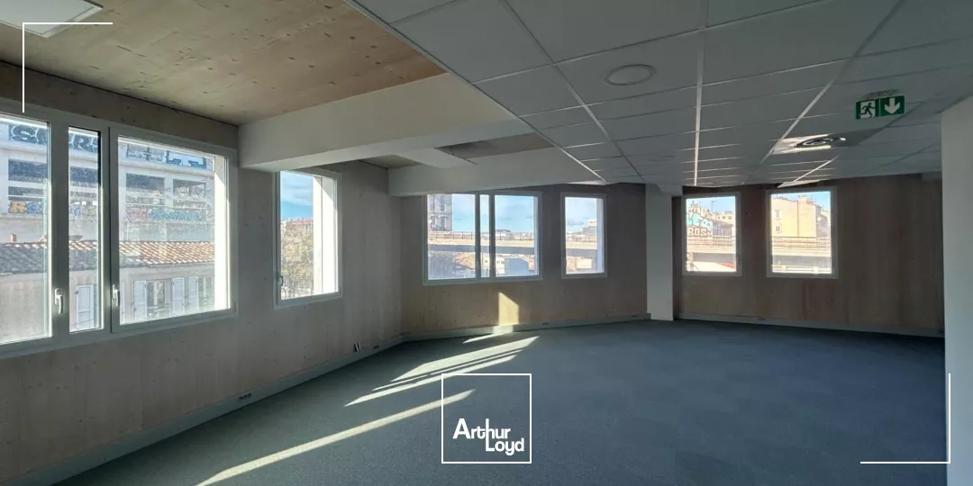 Bureaux à louer - proximité immédiate Euromediterranée et autoroutes - 13015 Marseille