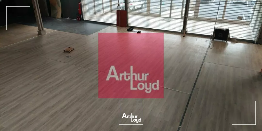 LOCAL COMMERCIAL 1464 M² A LOUER COURNON D'AUVERGNE division possible 