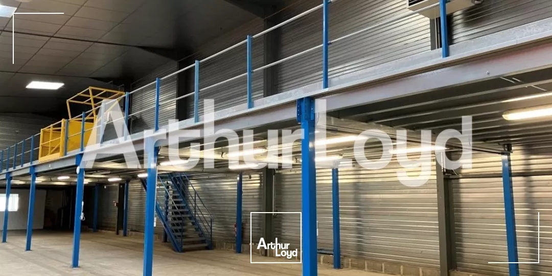 À VENDRE - Bâtiment industriel de 1000 m² environ