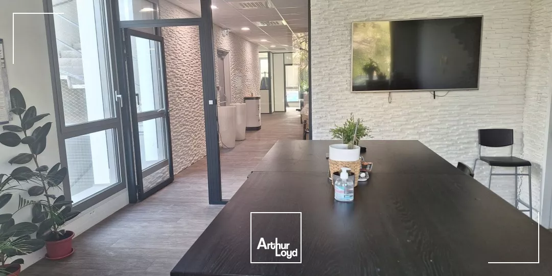 BUREAUX A LOUER MONTBONNOT SAINT MARTIN AVEC PARKING