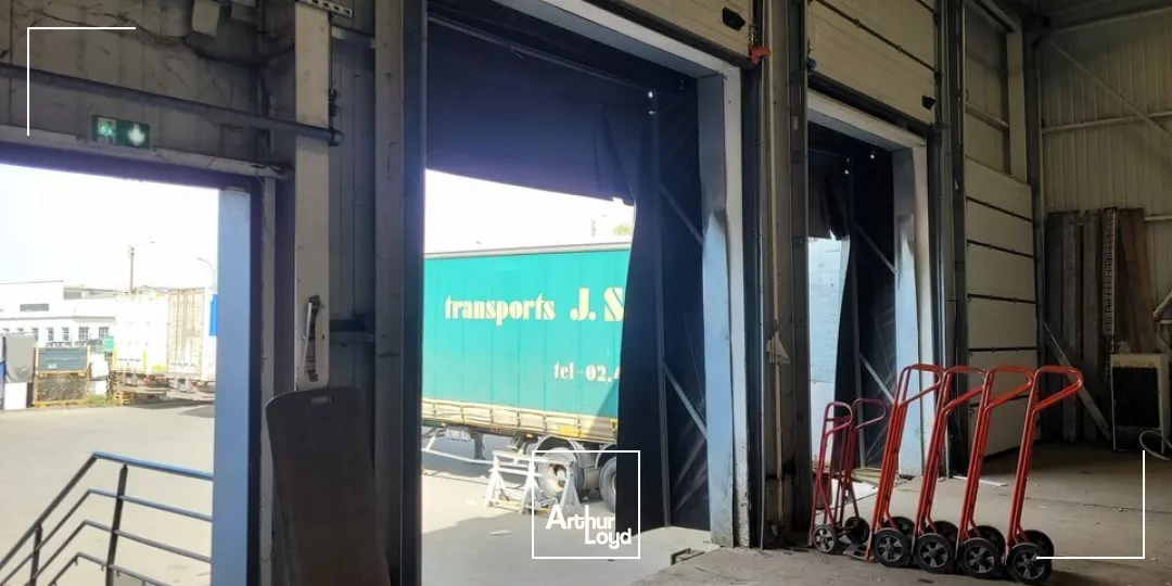 LOCATION LE MANS SUD LOCAL ACTIVITE 1570m² 3 quais