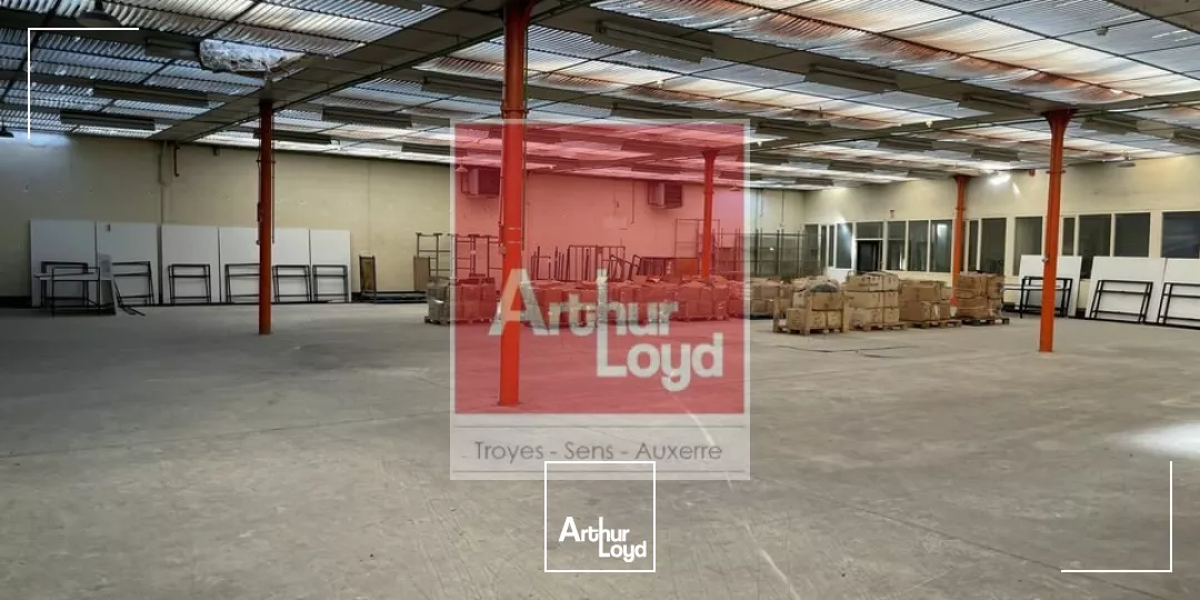 Entrepot - activité 1600m2 divisible au centre ville de Troyes!
