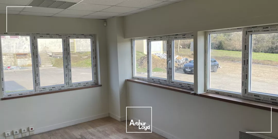Locaux d'activité à louer d'environ 500 m2 à Therdonne