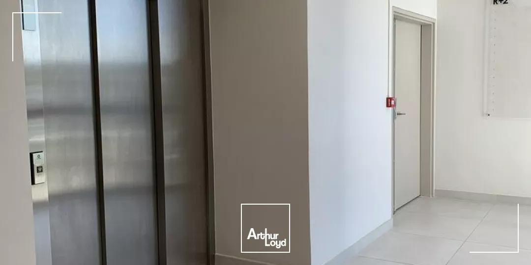 Les Angles Avignon - bureau médical neuf à louer