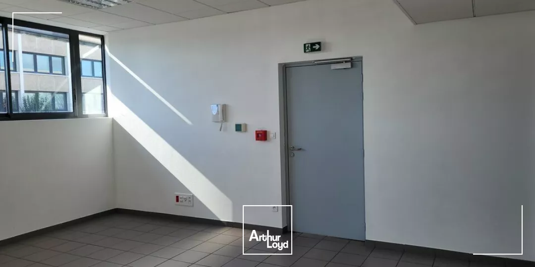 Location local activité Le Mans Nord 1260m² 