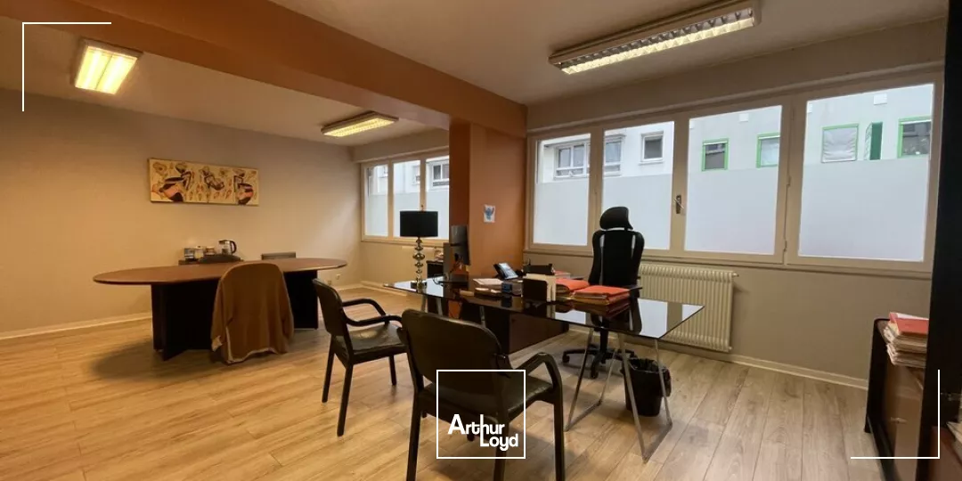 A VENDRE - LE HAVRE - PALAIS DE JUSTICE - BUREAUX - 253 m² 