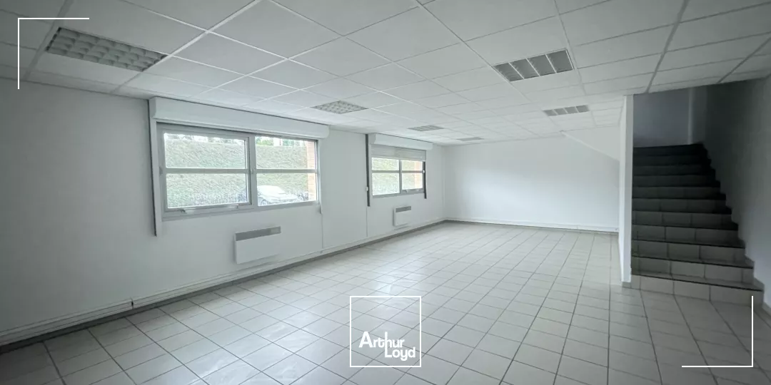 CHAMBLY - local d'activité d'environ 389 M2 à louer