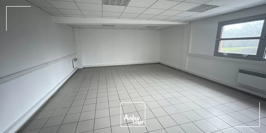 CHAMBLY - local d'activité d'environ 389 M2 à louer