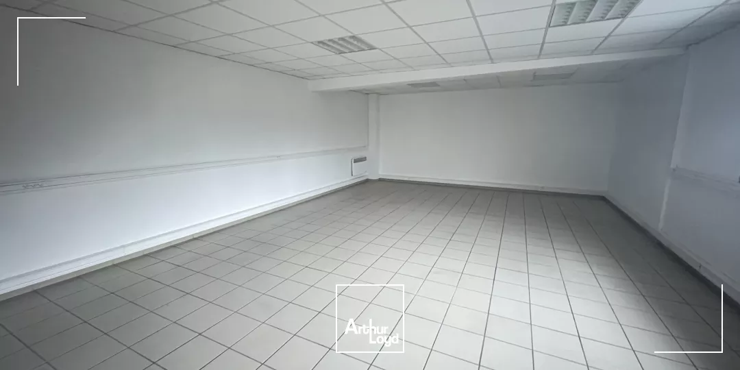 CHAMBLY - local d'activité d'environ 389 M2 à louer