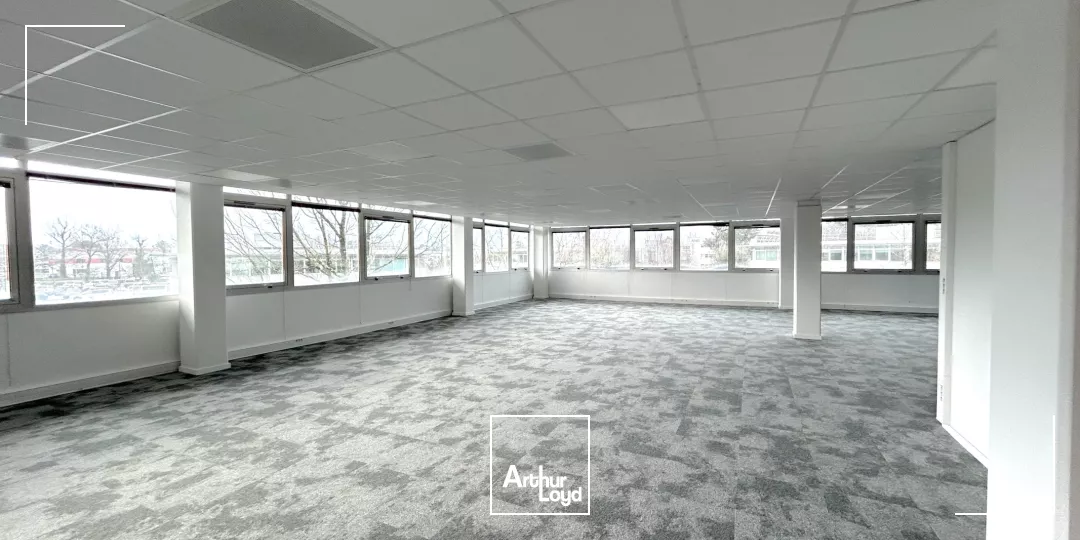 A louer - 610 m² de bureaux rénovés - Pessac Europarc