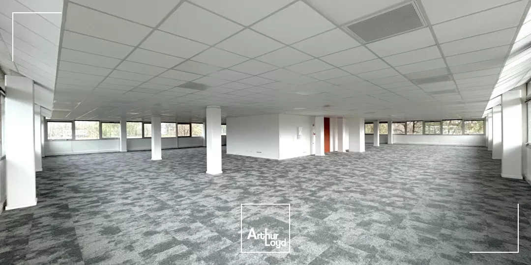 A louer - 610 m² de bureaux rénovés - Pessac Europarc