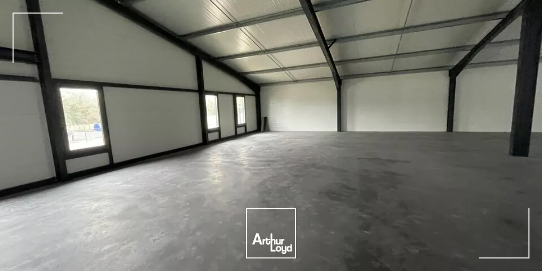 A LOUER - Local d'activité neuf de 958,10 m2 à Bollène (84500) - Fort potentiel d'aménagement