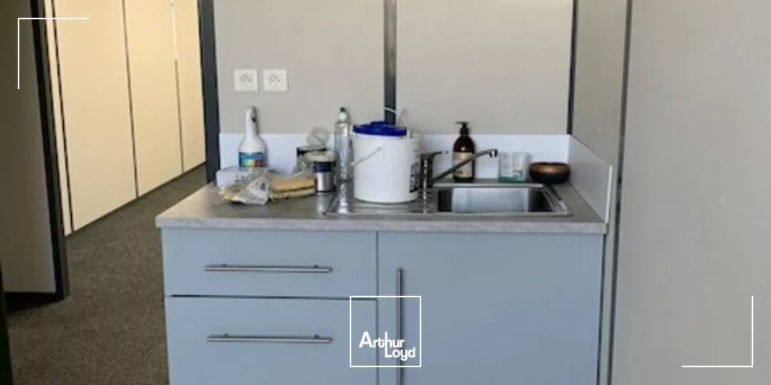 AVIGNON AGROPARC PLATEAU DE 365 m² DE BUREAUX BON STANDING