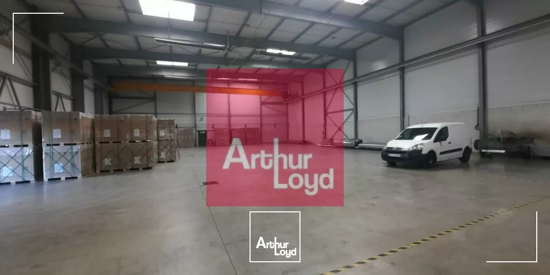 CLERMONT-FERRAND A LOUER ENTREPOT 900 M²