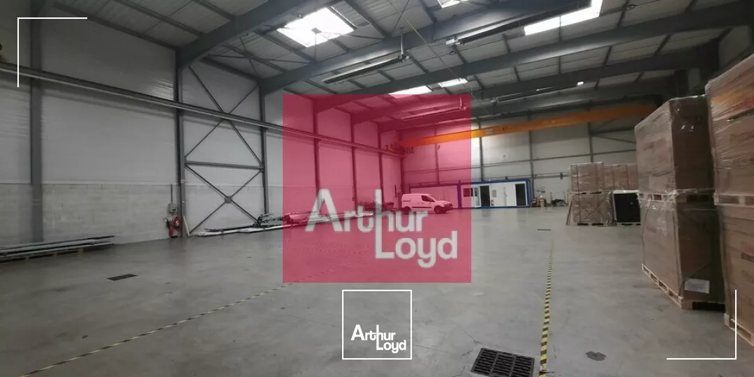 CLERMONT-FERRAND A LOUER ENTREPOT 900 M²