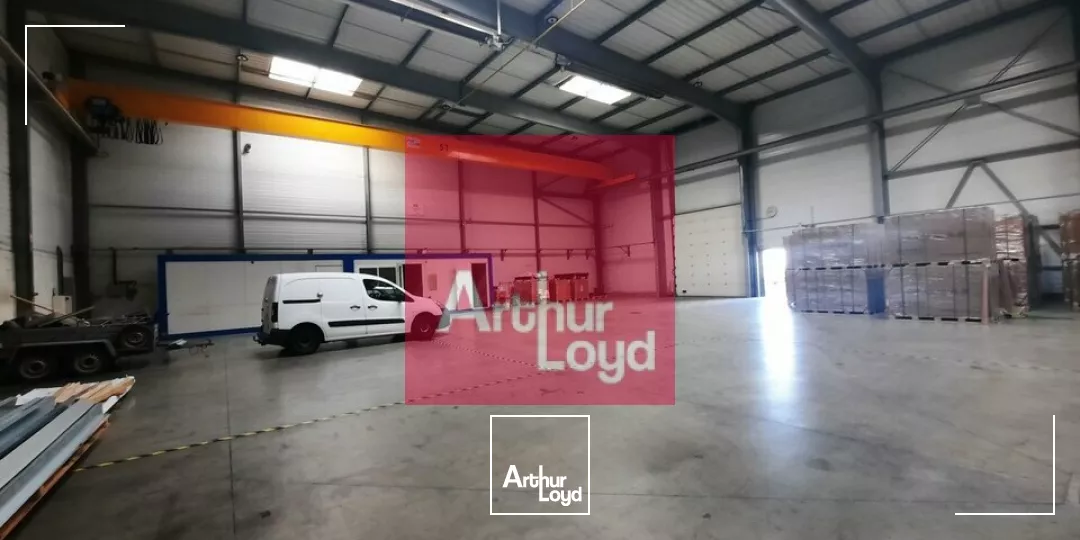 CLERMONT-FERRAND A LOUER ENTREPOT 900 M²