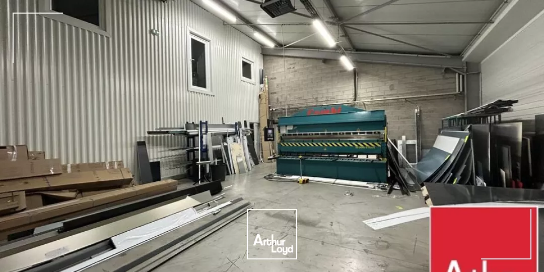 LOCAL D'ACTIVITE - ENTREPOT à LOUER de 1200 m²