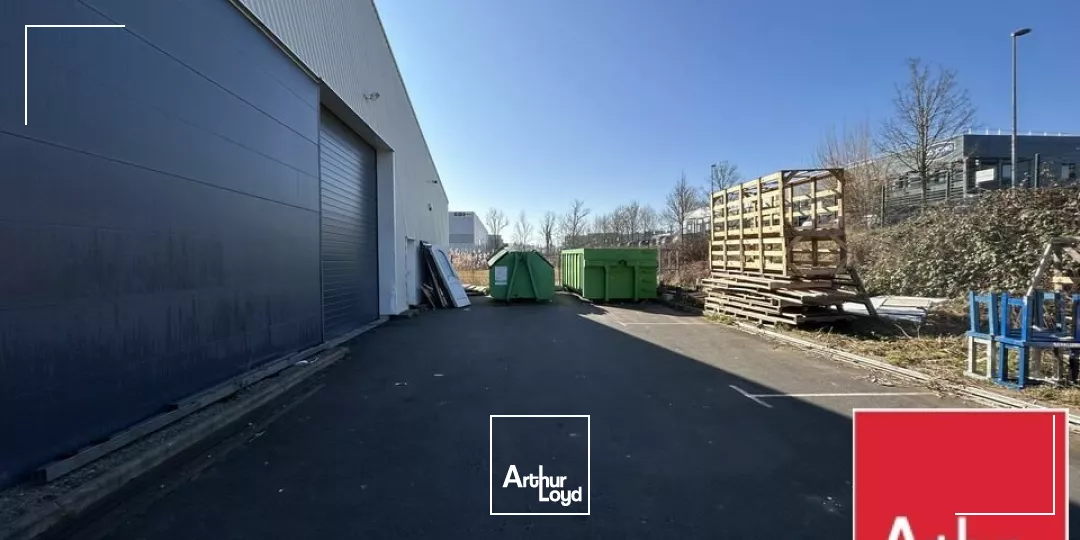 LOCAL D'ACTIVITE - ENTREPOT à LOUER de 1200 m²