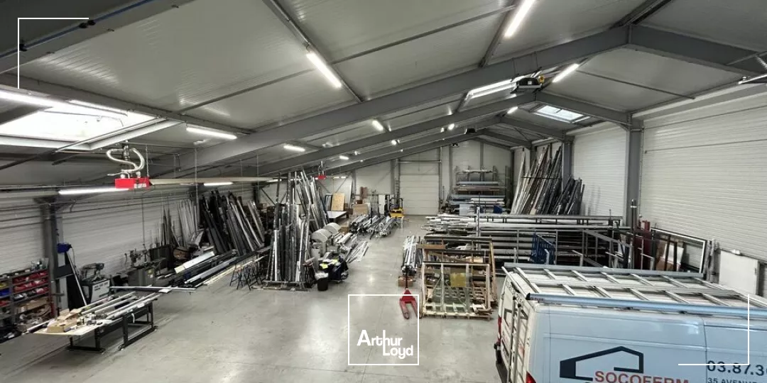 LOCAL D'ACTIVITE - ENTREPOT à LOUER de 1200 m²