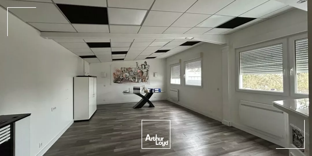 BUREAUX à VENDRE de 255 m²