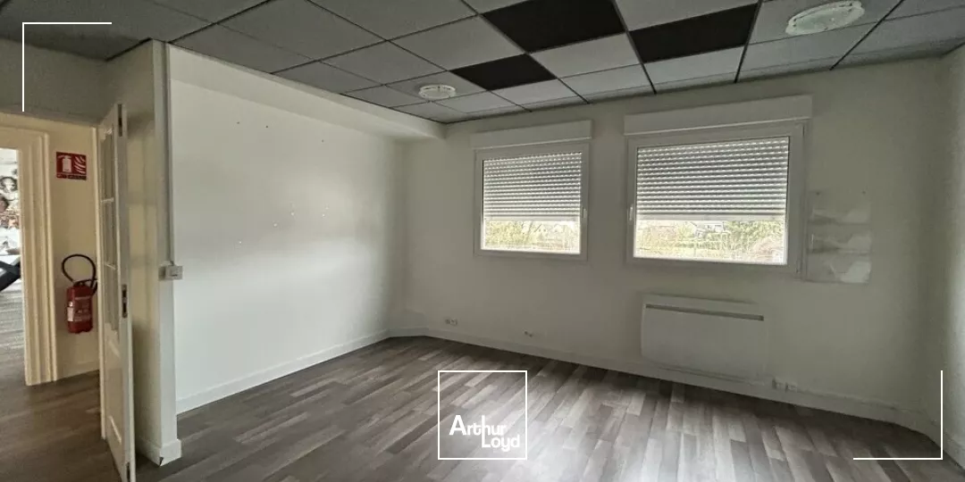 BUREAUX à VENDRE de 255 m²