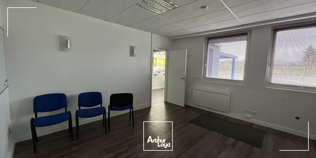 BUREAUX à VENDRE de 255 m²