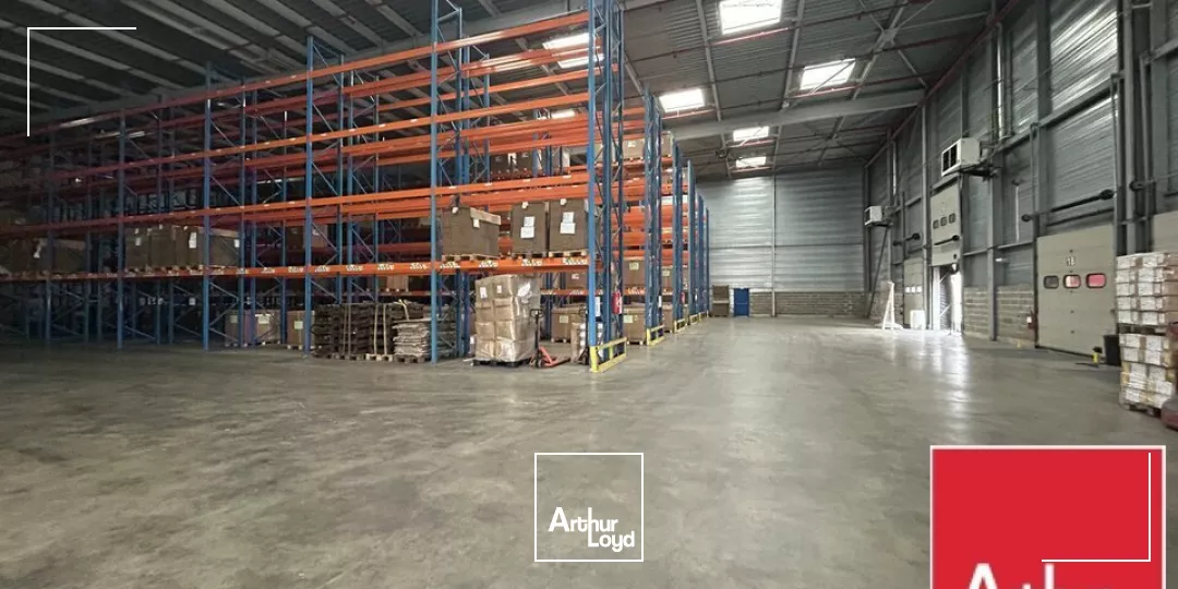 LOCAL D'ACTIVITE - ENTREPOT à LOUER de 4840 m²
