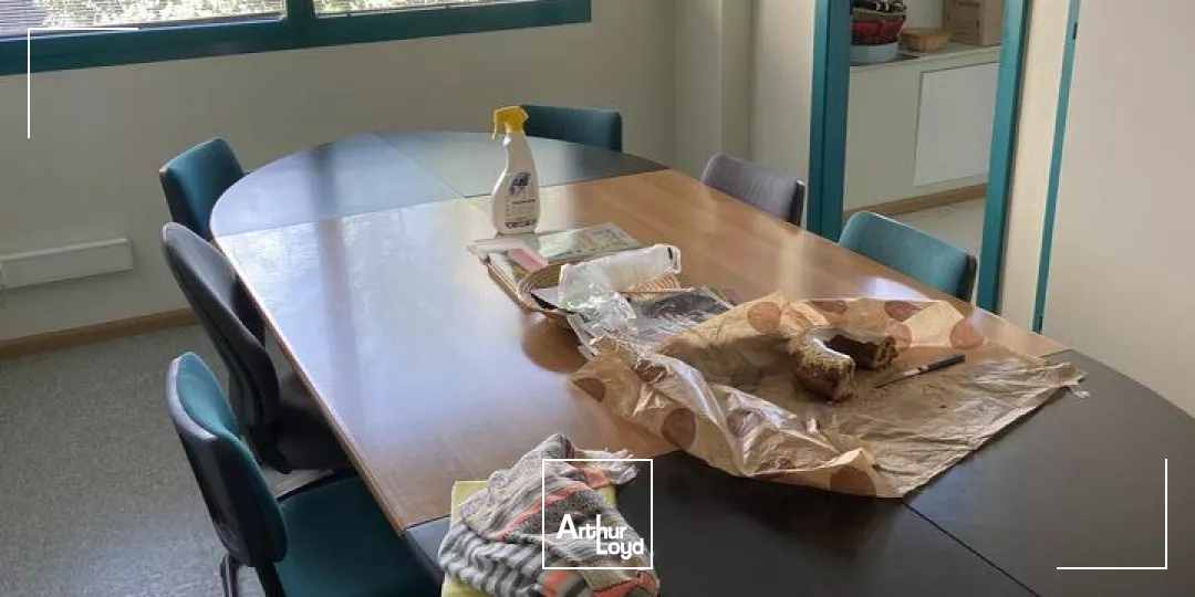 BUREAUX à VENDRE de 450 m²