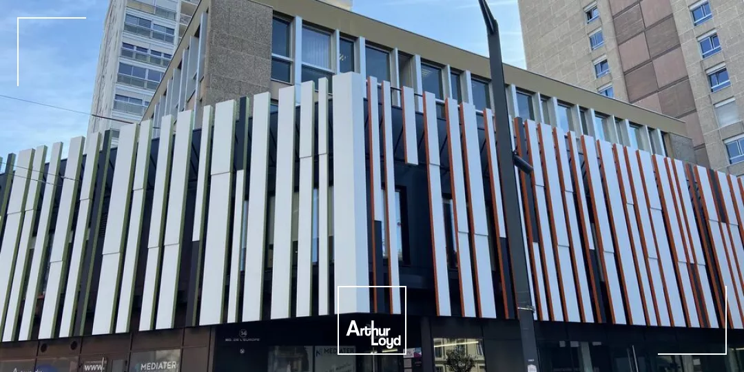 BUREAUX à VENDRE de 638 m²