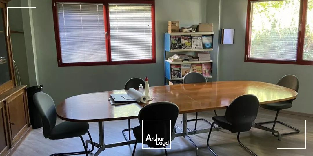 BUREAUX à VENDRE de 559 m²